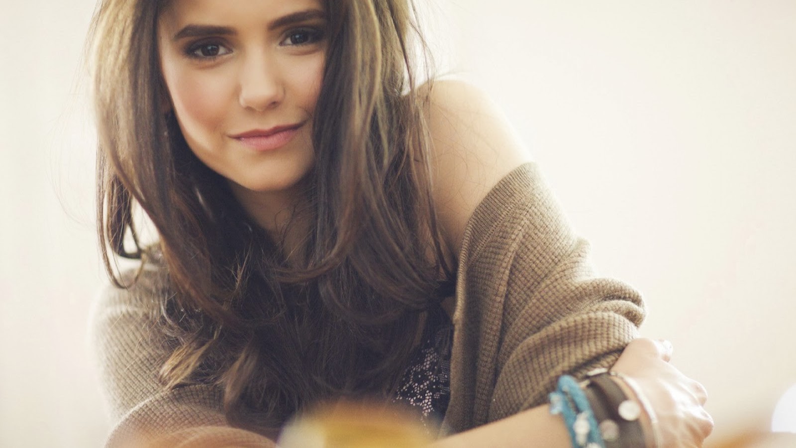 Nina Dobrev Hd Wallpapers - Nina Dobrev Hd - HD Wallpaper 