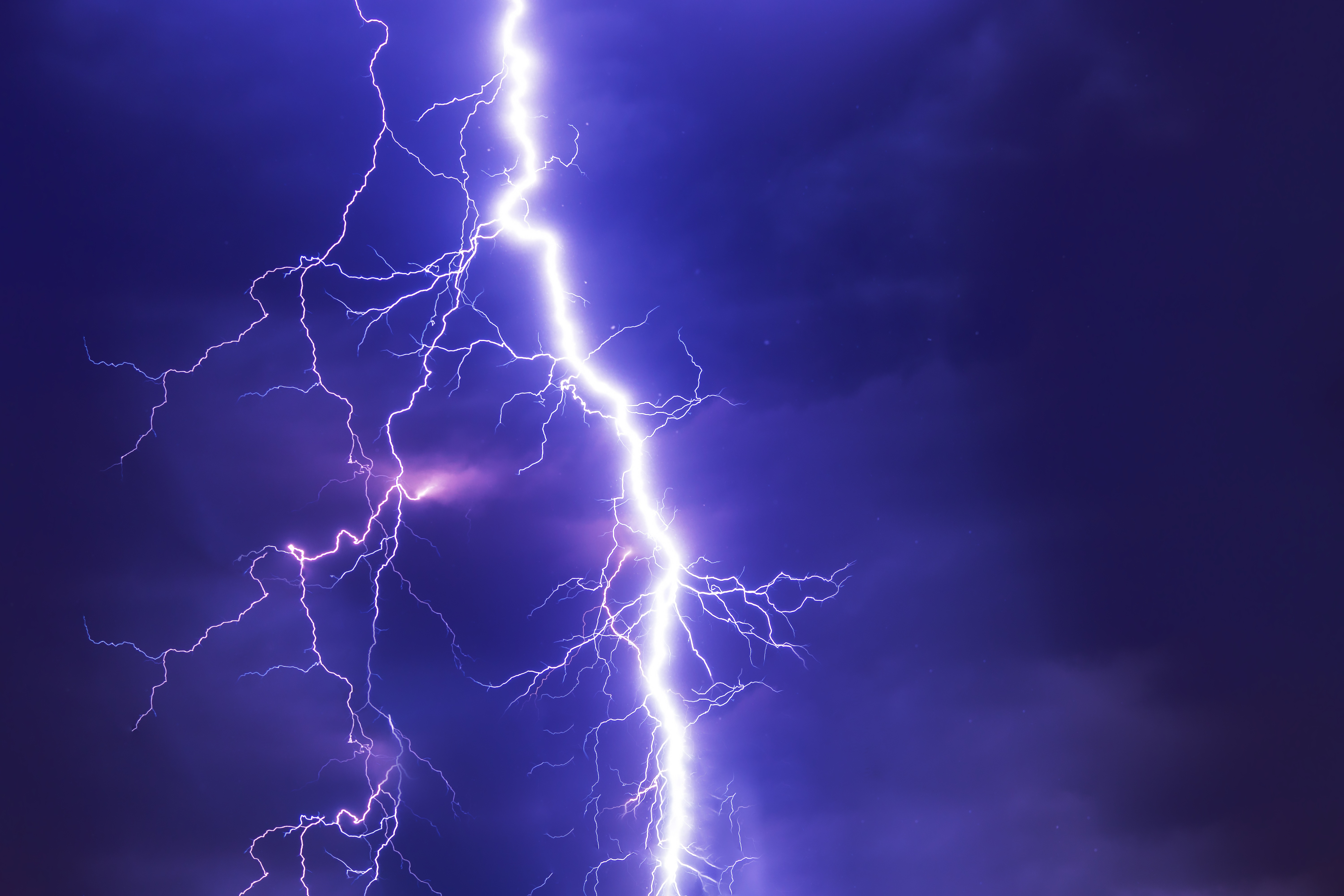 Wallpaper Lightning, Thunderstorm, Sky, Cloudy - Ultra Hd 4k Lightning - HD Wallpaper 