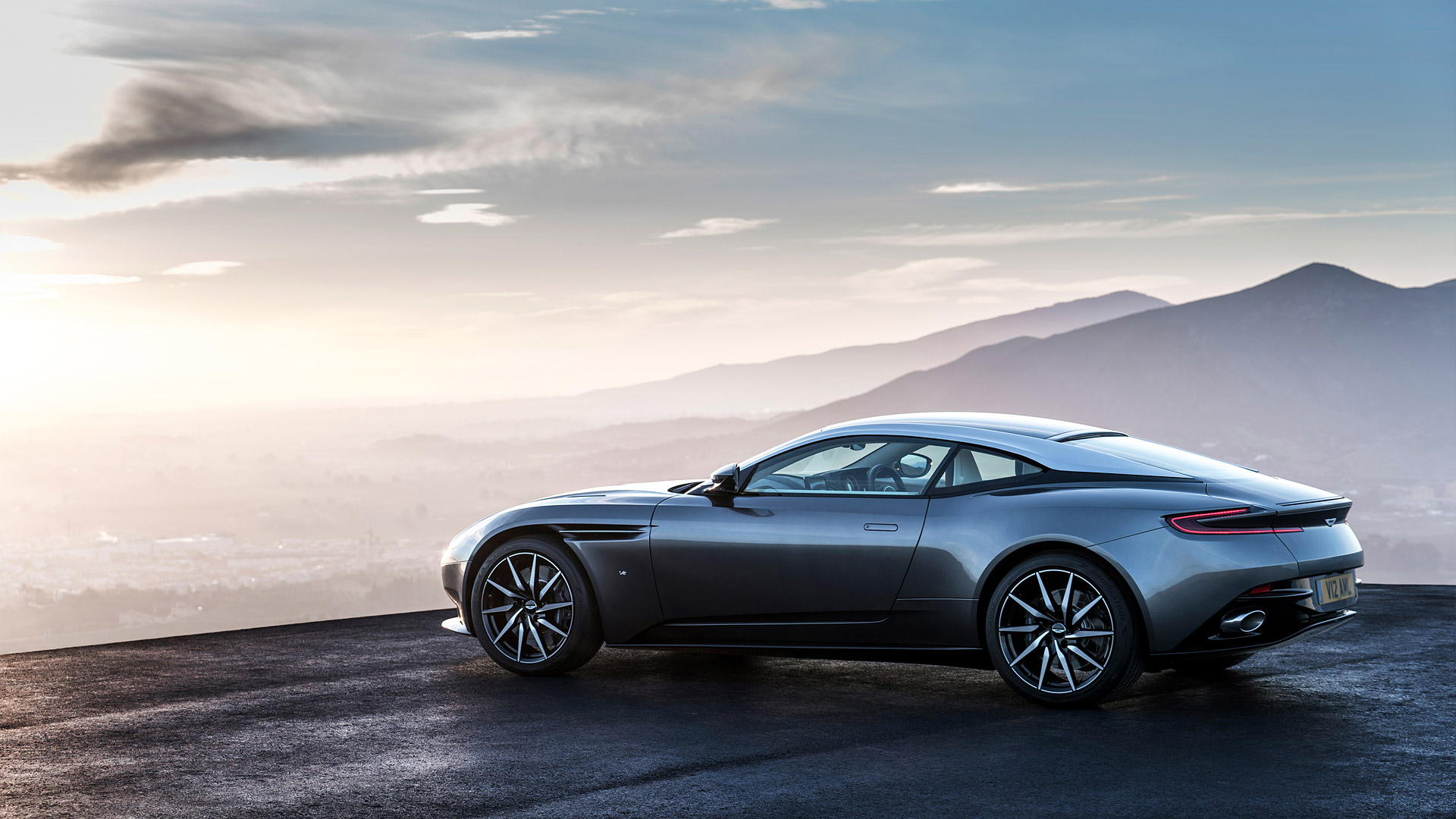 Aston Martin Db11 Coupe - HD Wallpaper 