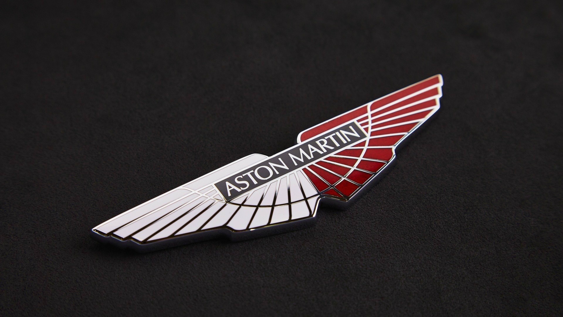 Brands And Logo Wallpapers - Aston Martin Logo Iphone - HD Wallpaper 