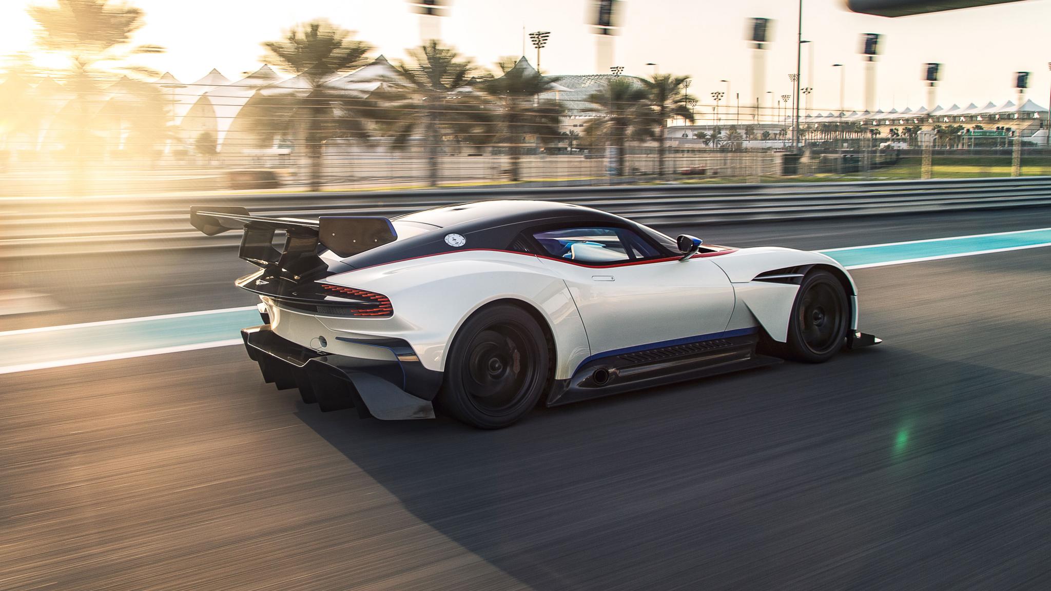 Aston Martin Vulcan Wallpaper 4k - HD Wallpaper 