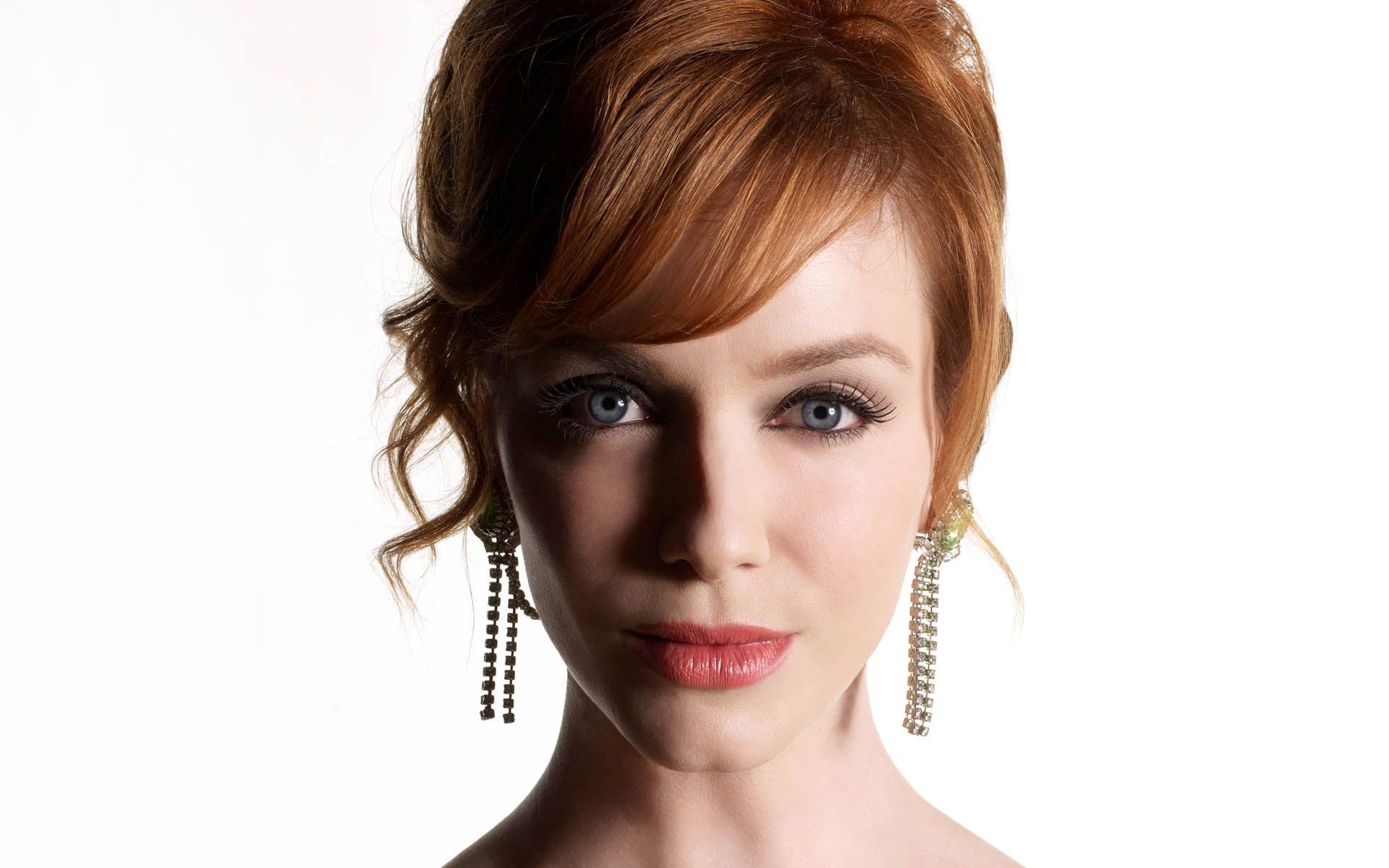 Beautiful Christina Hendricks With Long Ear Jewellery - Christina Hendricks Face - HD Wallpaper 
