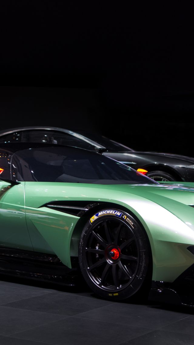 Aston Martin Vulcan, Coupe, Track Only, Green - Aston Martin Vulcan Wallpaper Handy - HD Wallpaper 