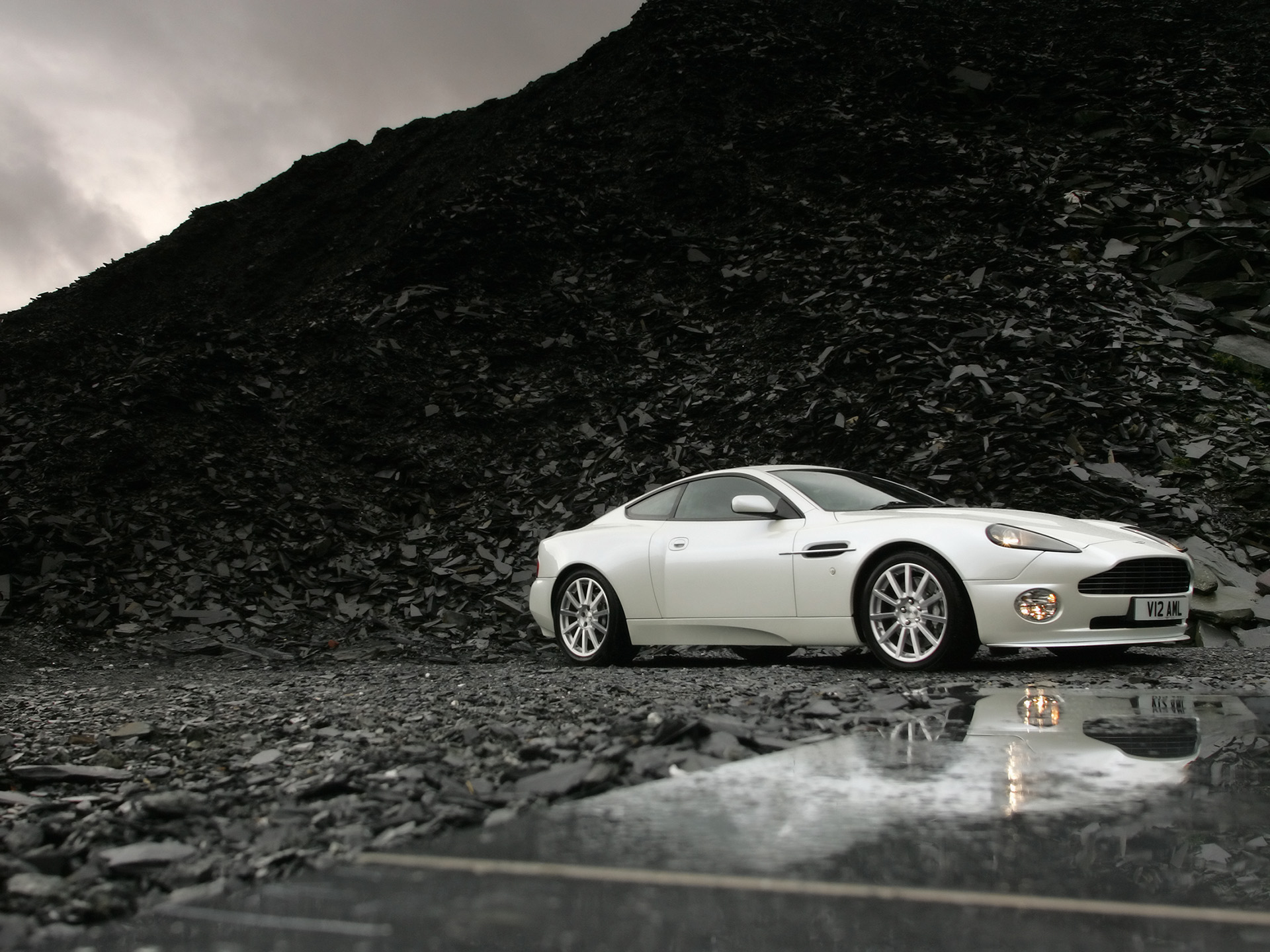 Hd Wallpapers Aston Martin - HD Wallpaper 