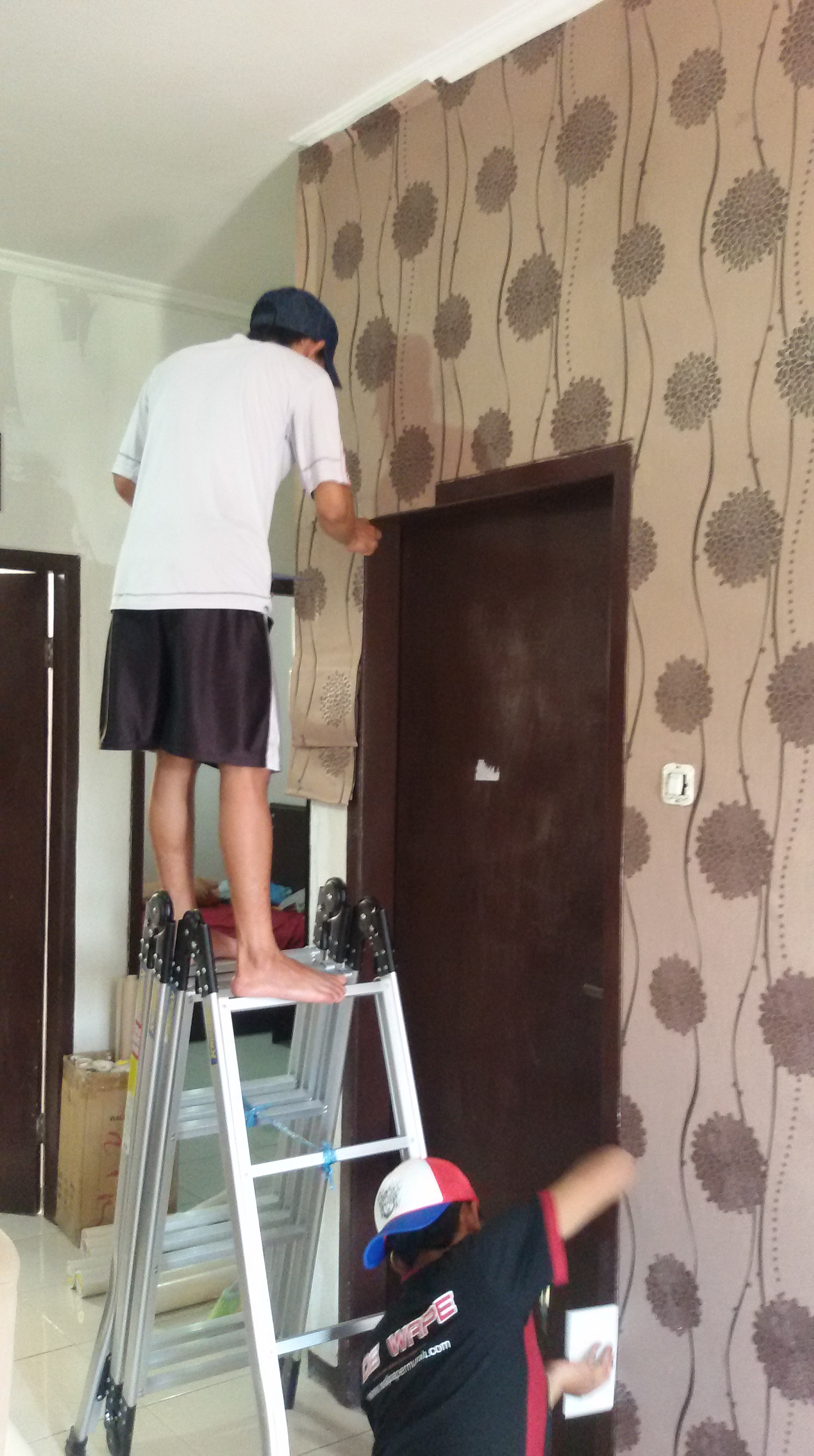 Pusat Toko Grosir Dinding Di Tangerang Dan Jakarta - Pemasangan Wallpaper Pada Dinding - HD Wallpaper 