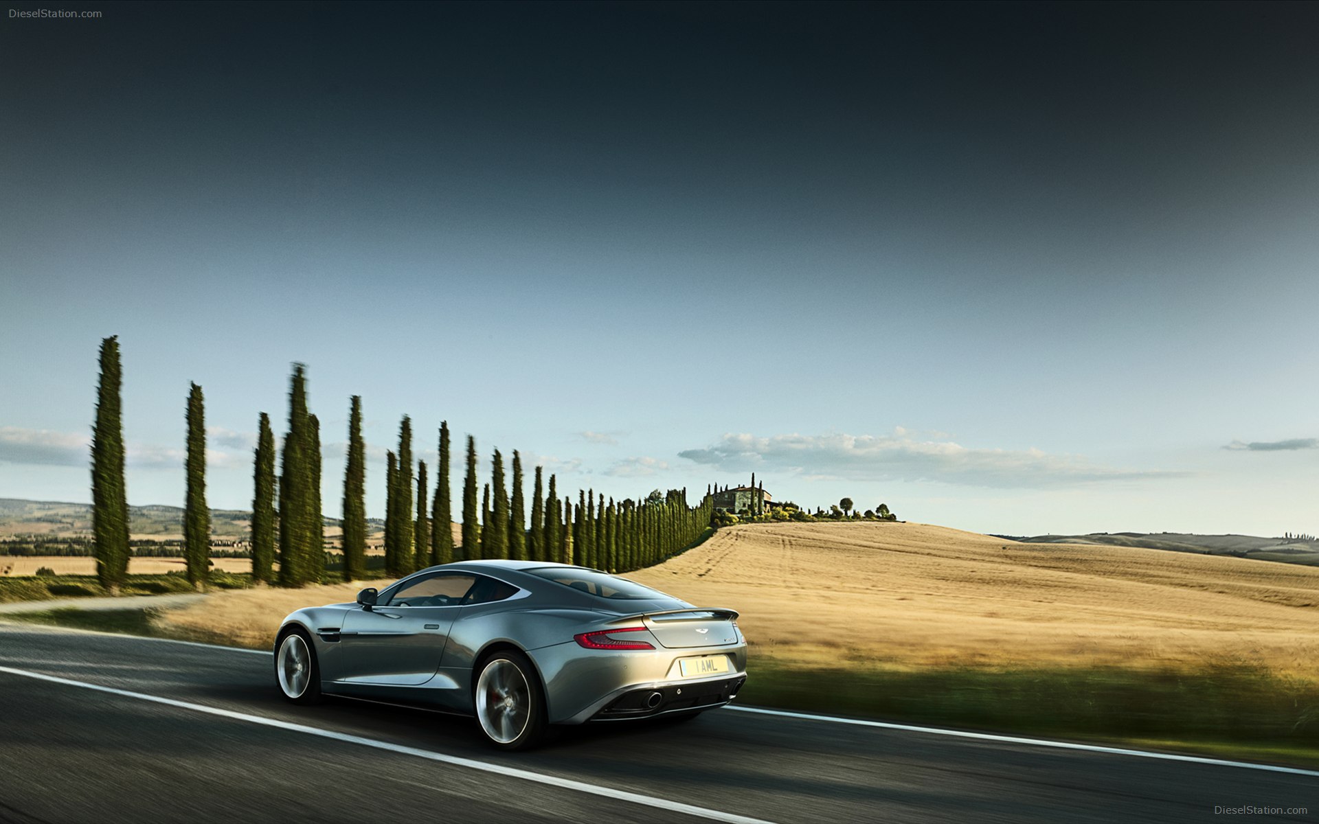 Aston Martin Vanquish - Do Aston Martin Db9 2014 - HD Wallpaper 