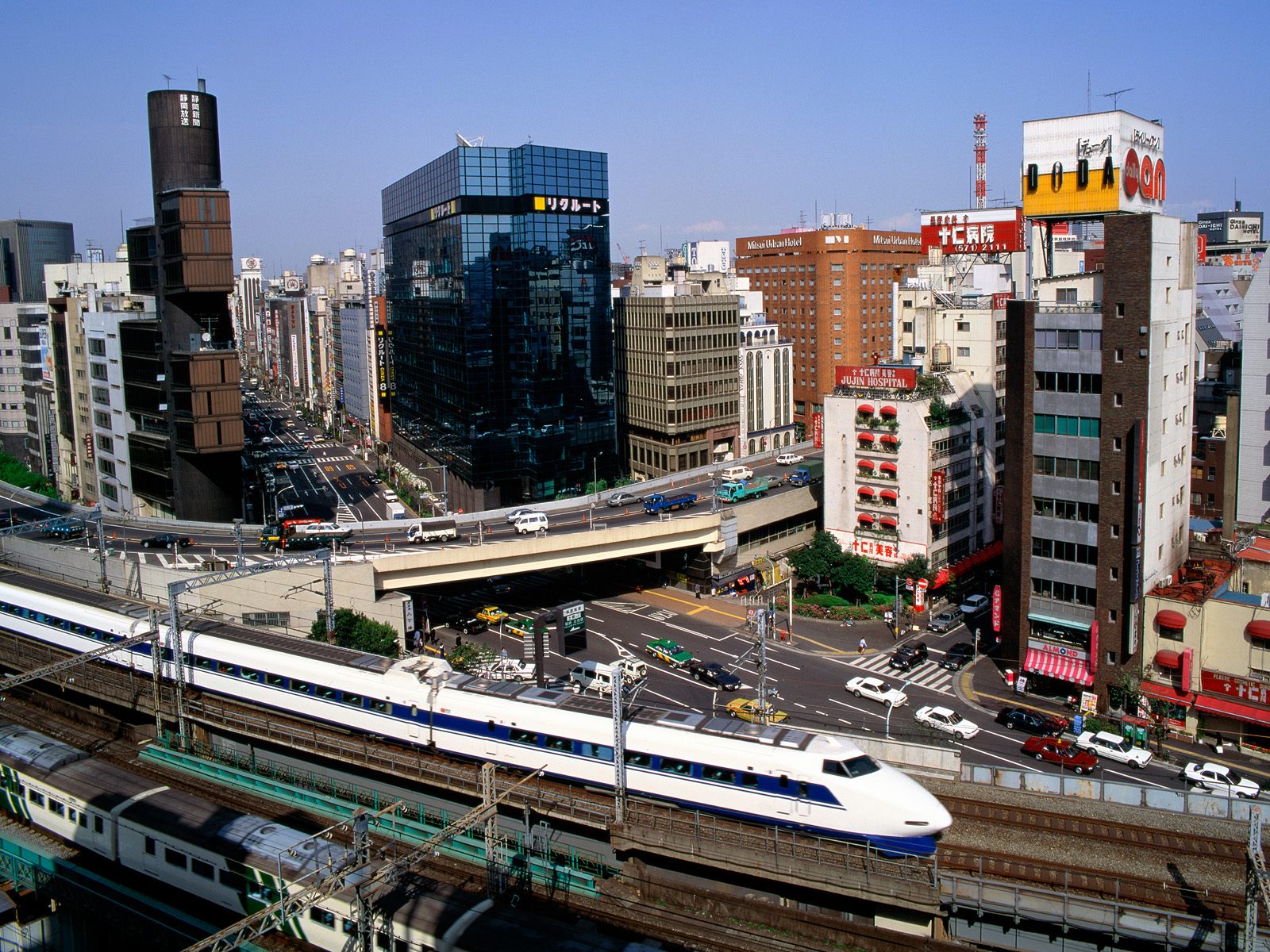 Bullet Train, Ginza District, Tokyo, Japan - HD Wallpaper 