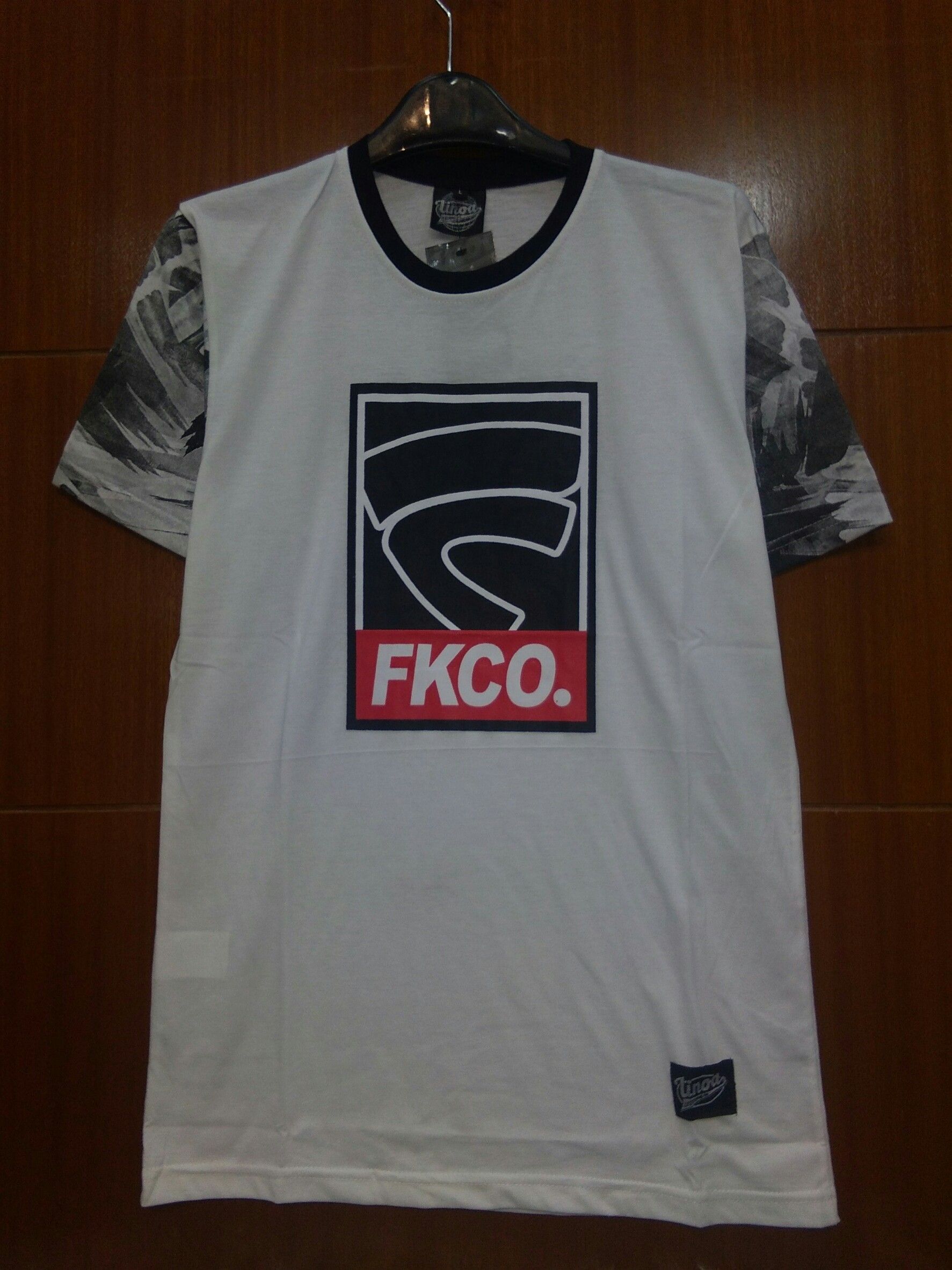 Clothes Hanger - HD Wallpaper 