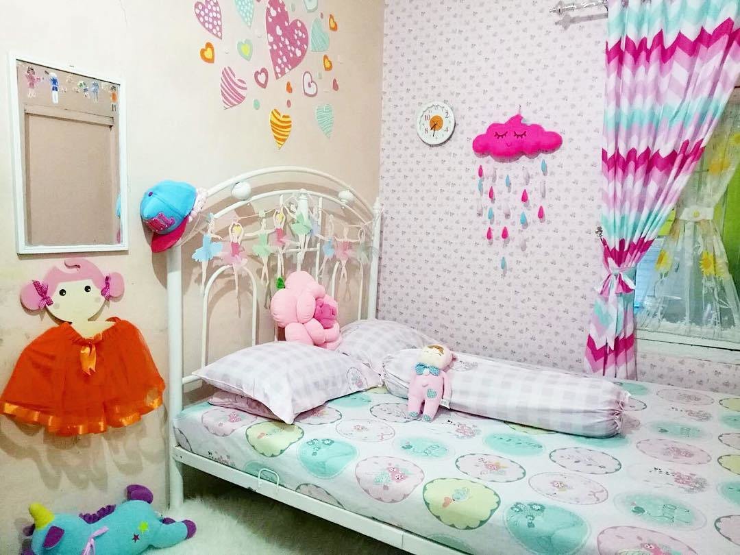 Menghias Kamar Dengan Kertas Kado - HD Wallpaper 