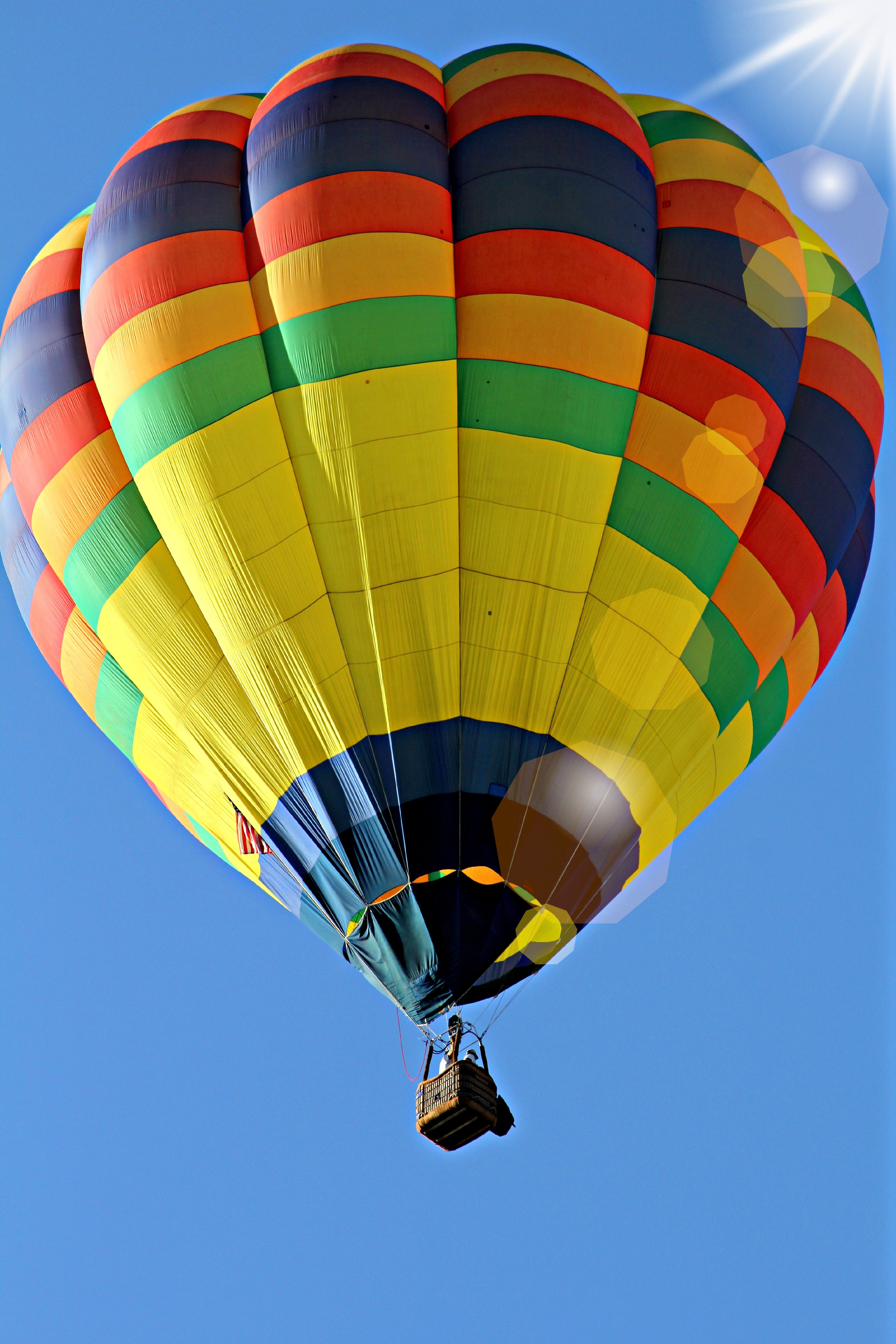 Globo Aerostatico De Colores - HD Wallpaper 