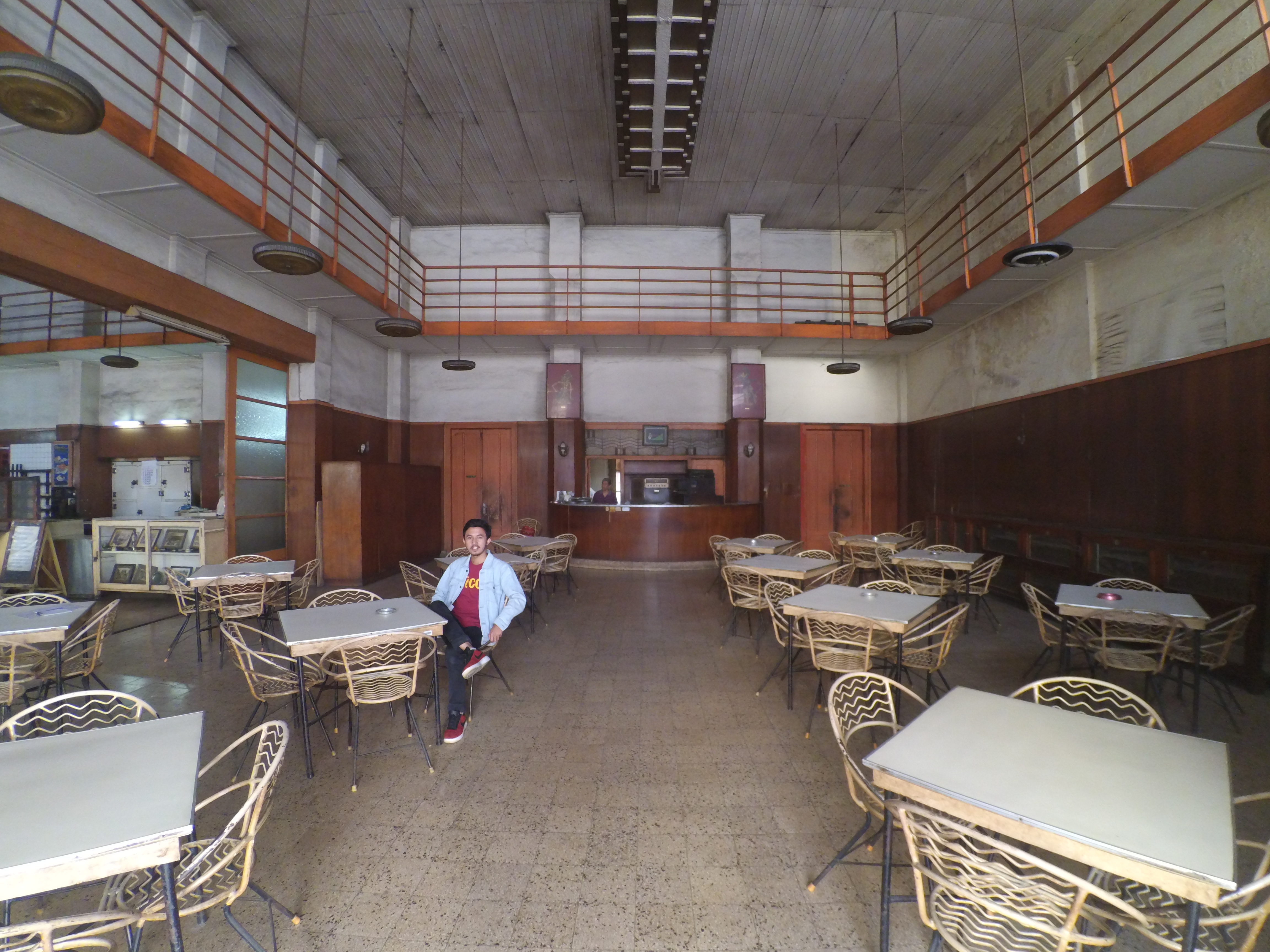 Toko Roti Sumber Hidangan Braga - HD Wallpaper 