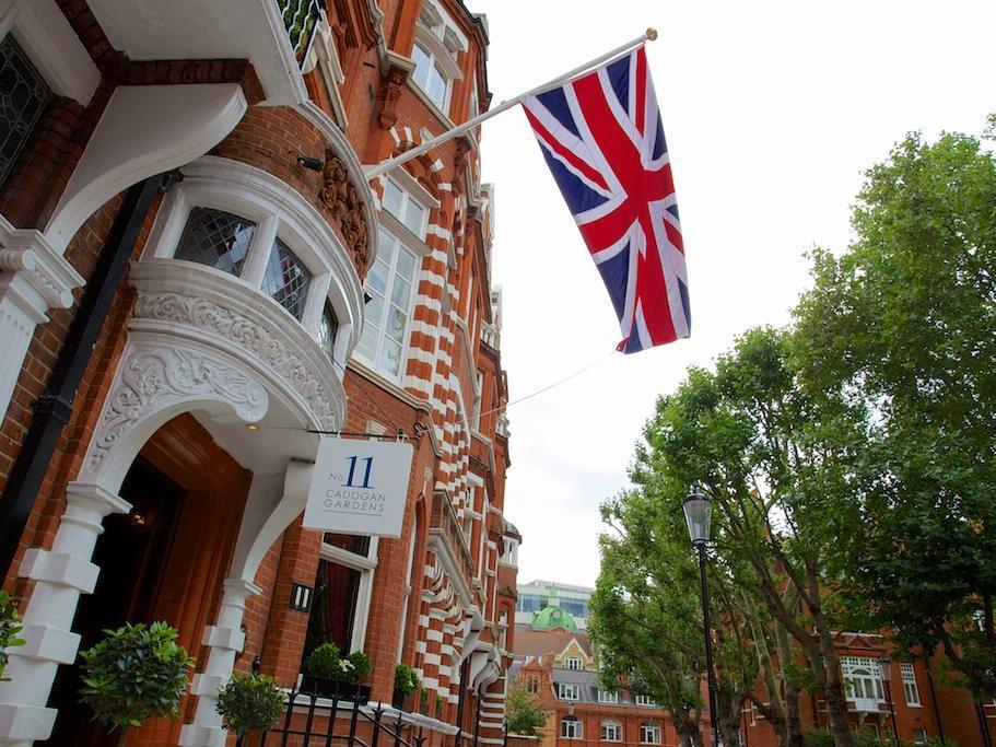 Hotel With Uk Flag - HD Wallpaper 