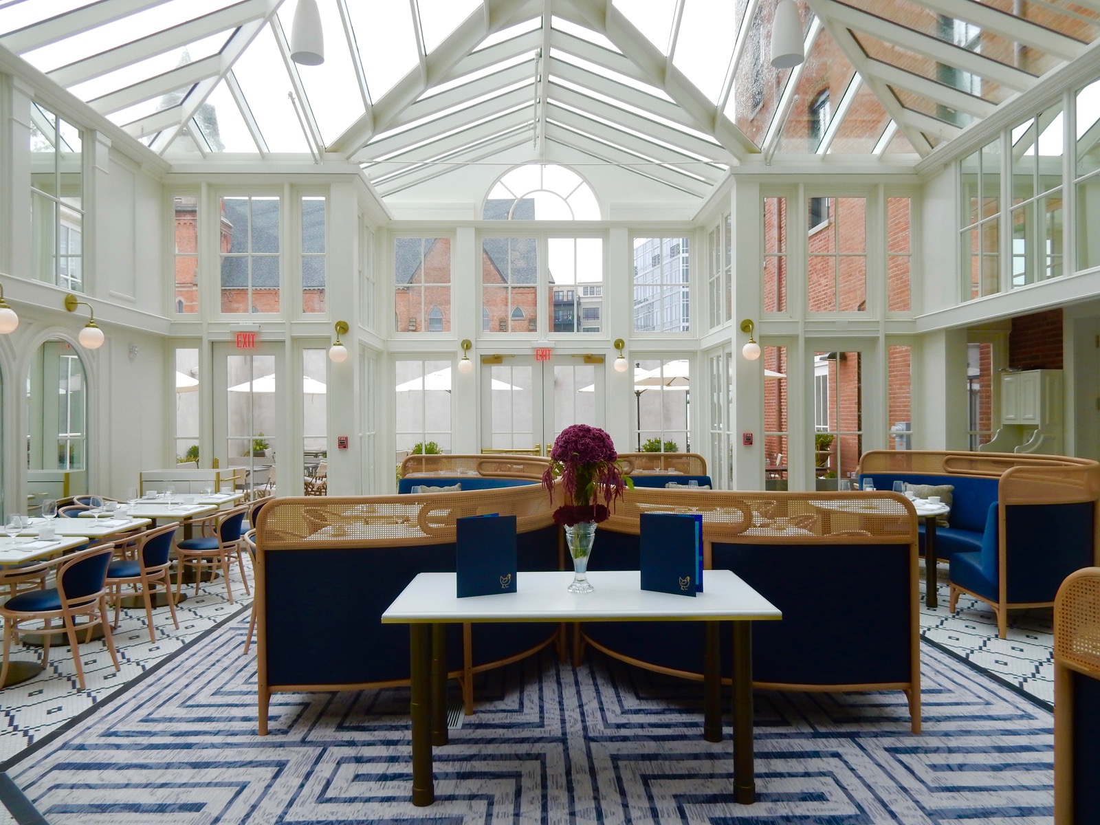 Blue Hen Saratoga Springs Ny - HD Wallpaper 