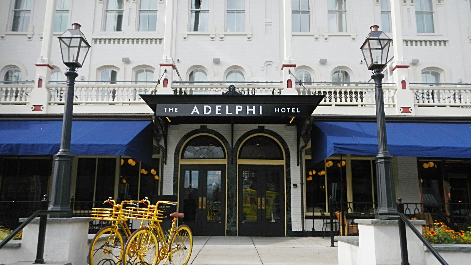 The Grand Entrance To The Adelphi Hotel - Metropolitan Area - HD Wallpaper 