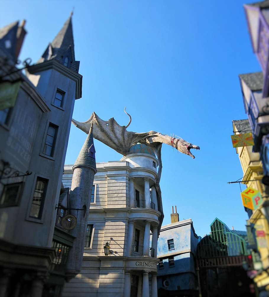 Harry Potter, Dragon, Gringotts, Universal Studios, - Universal Studios Hollywood - HD Wallpaper 