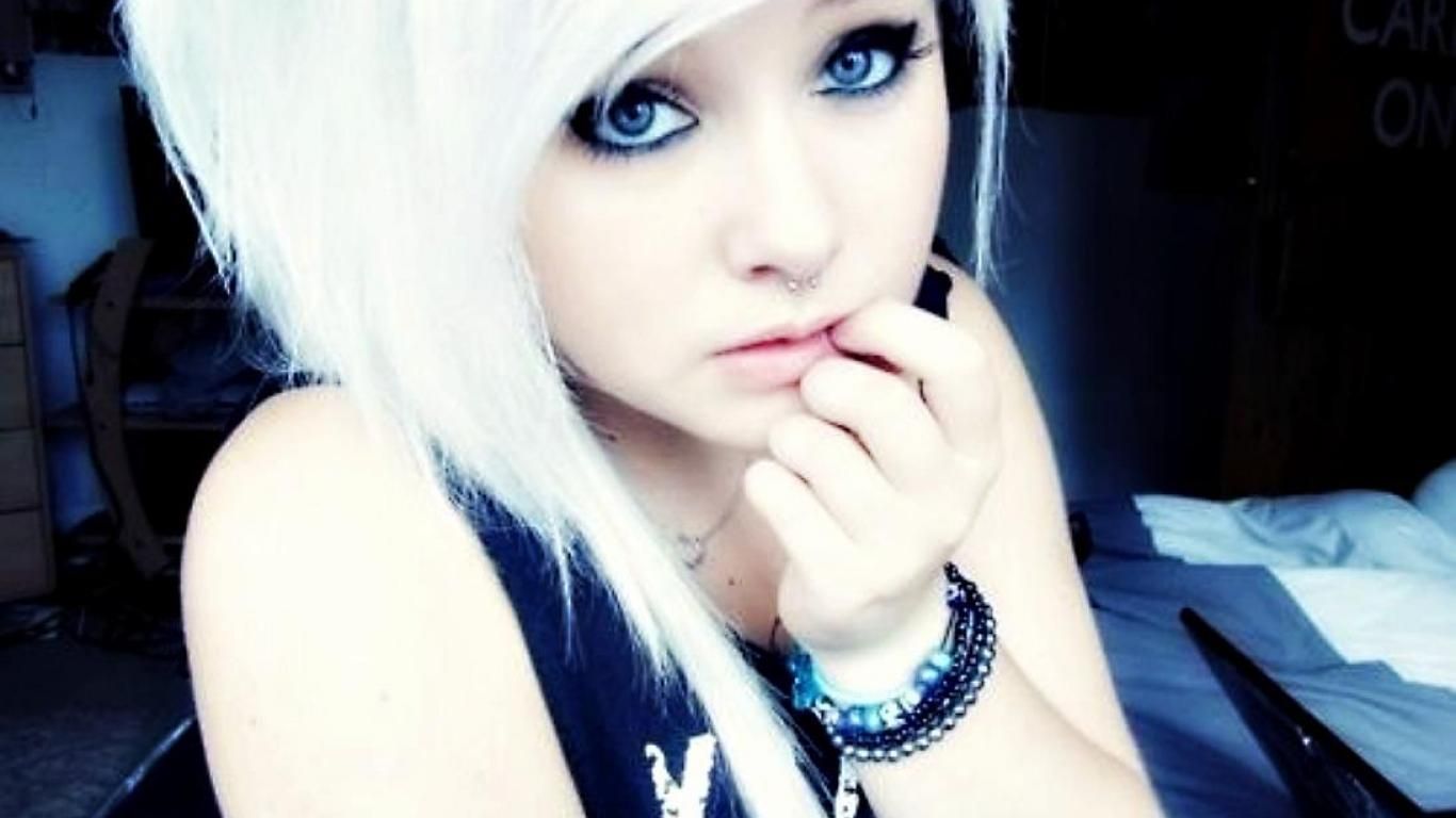 Emo Girl - HD Wallpaper 