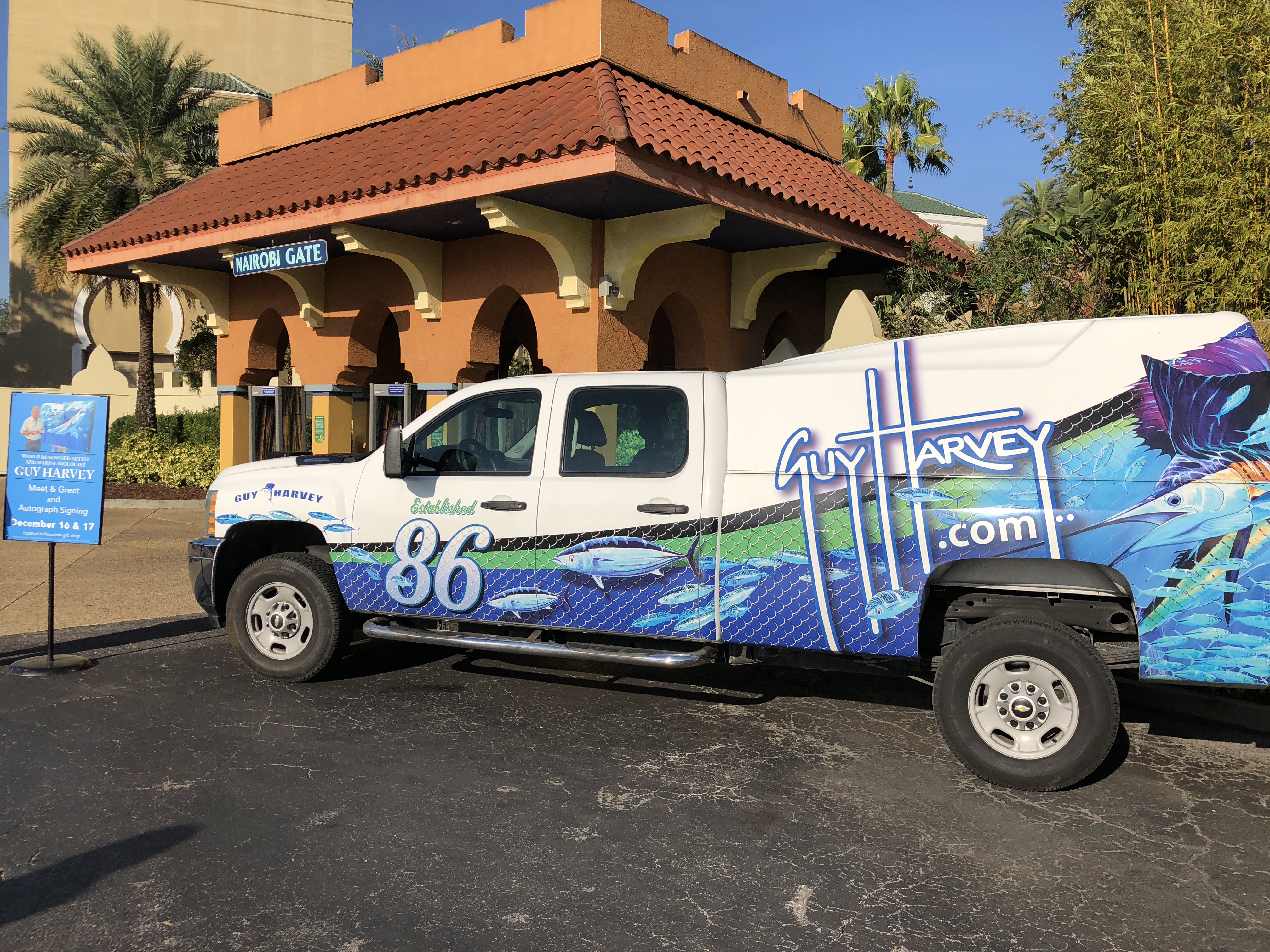 Compact Van - HD Wallpaper 