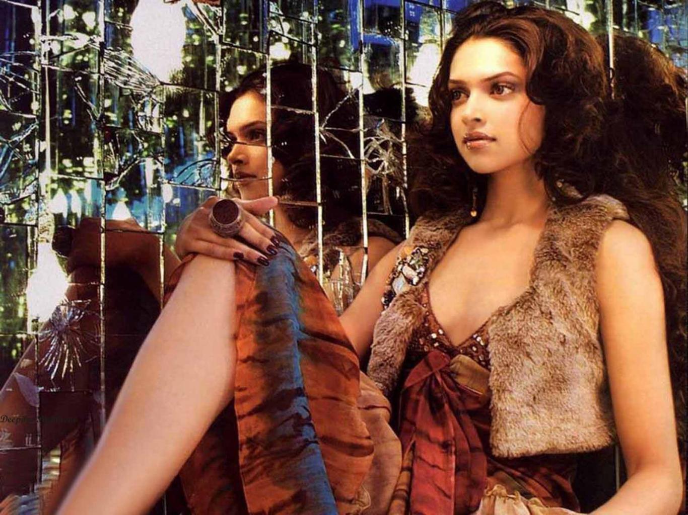 Deepika Padukone New Hot - HD Wallpaper 