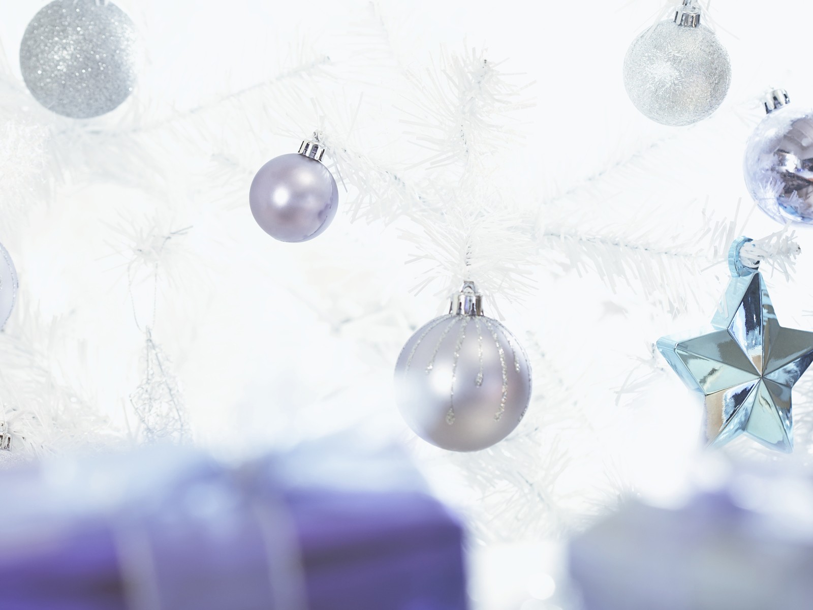 Christmas Ornaments Facebook Covers - HD Wallpaper 