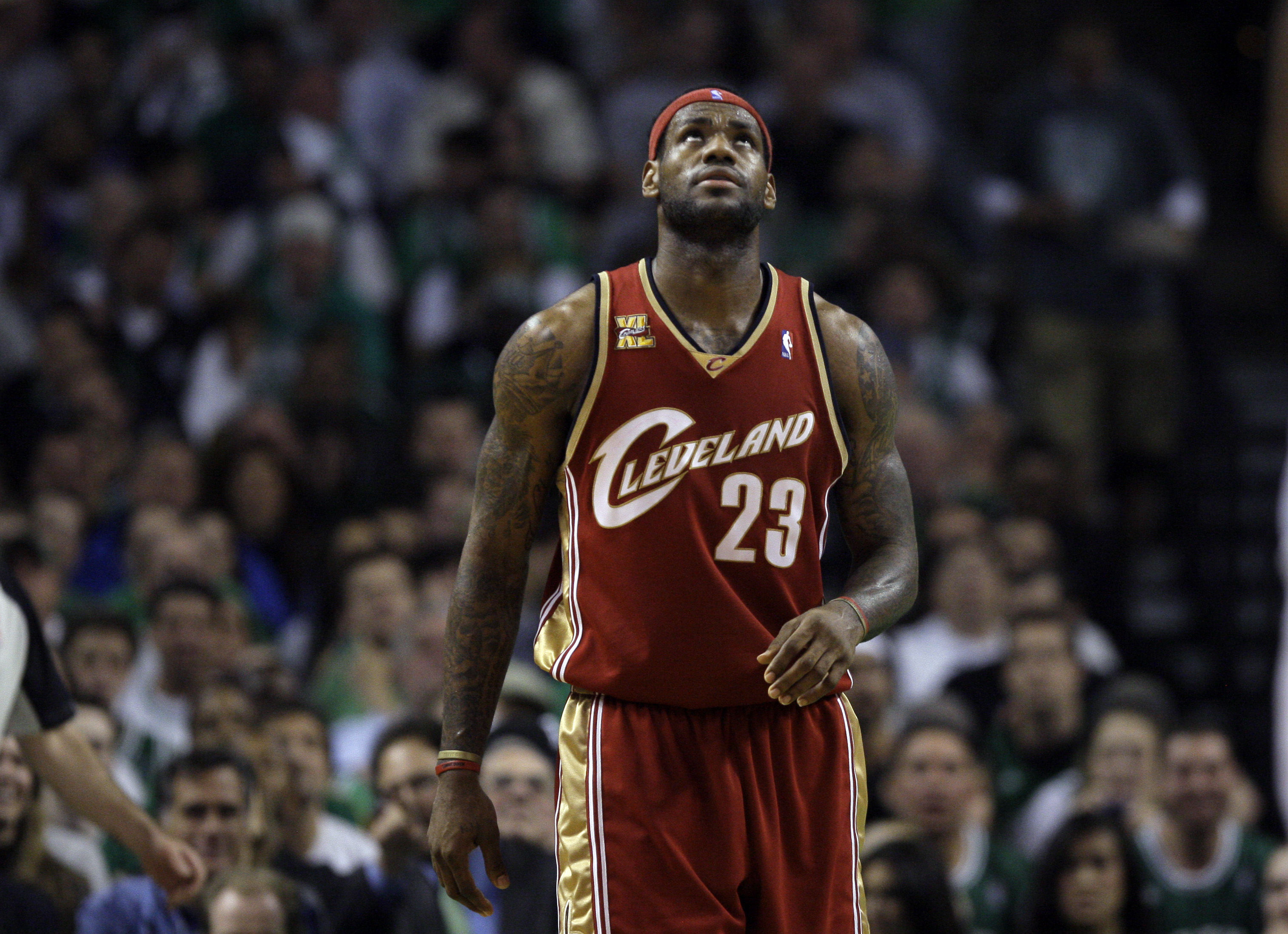 Lebron James Old Cavs - HD Wallpaper 