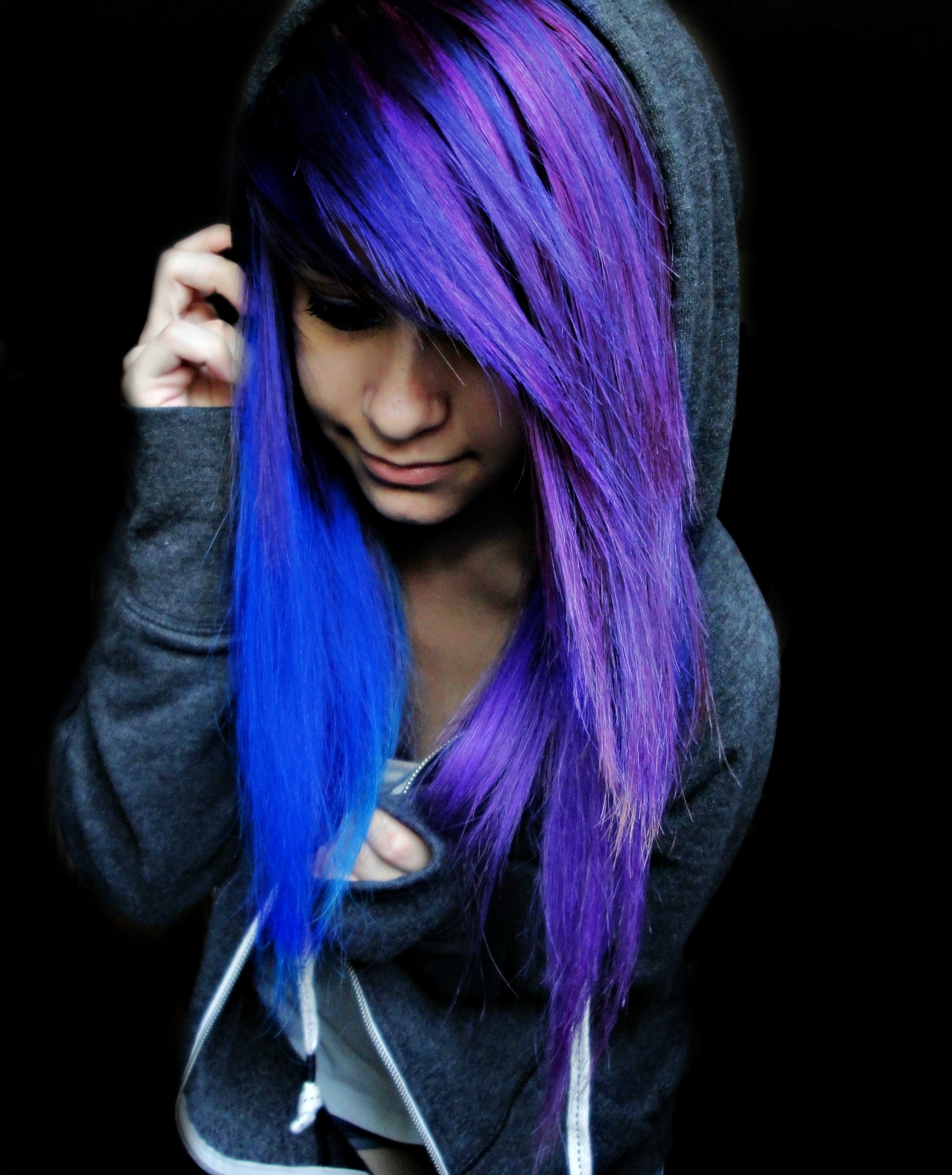 Emo And Scene Girls - Electric Blue With Purple Hair - HD Wallpaper 