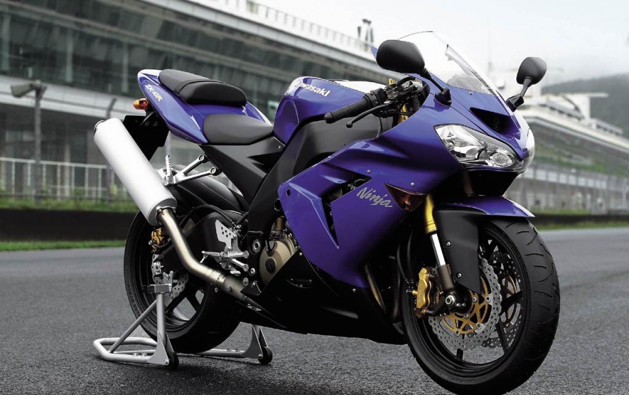 Kawasaki Ninja Wallpapers - Heavy Bikes Of Kawasaki - HD Wallpaper 