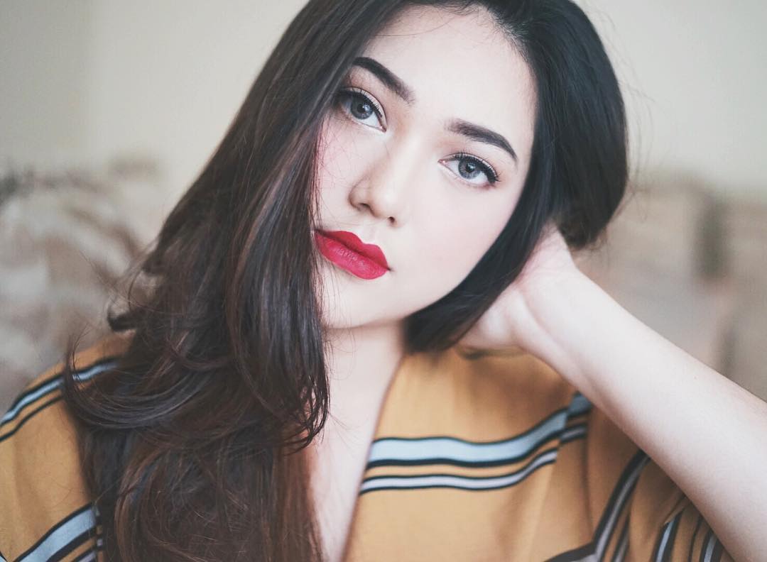 10 Akun Selebgram Yang Wajib Kamu Follow, Multitalenta - Gaya Foto Selfie Instagram - HD Wallpaper 