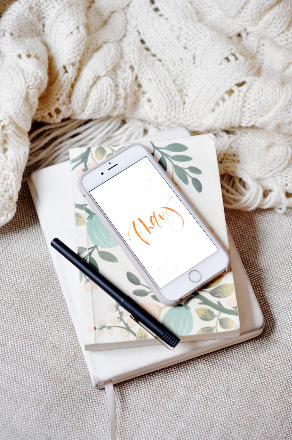 May Wallpaper - Linens - HD Wallpaper 
