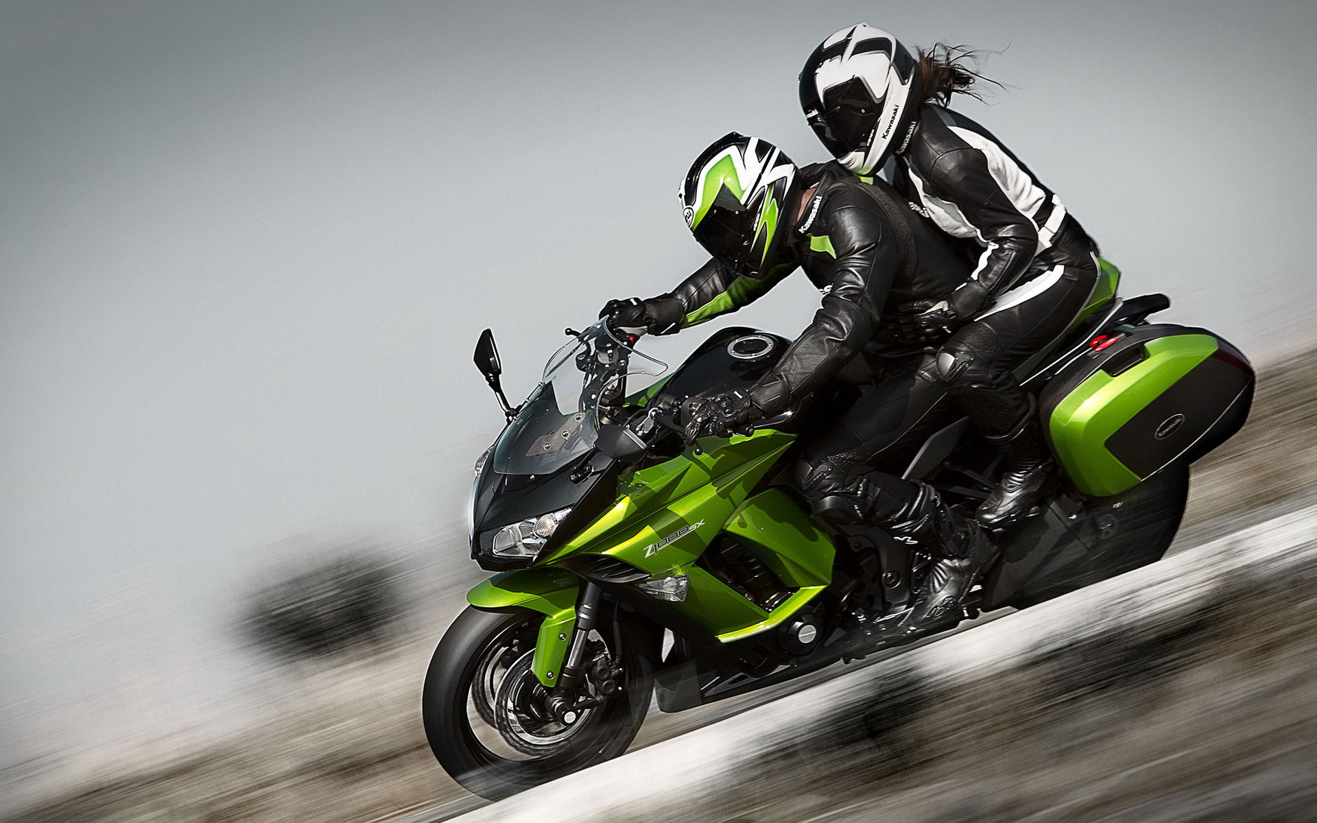 Kawasaki Ninja Wallpapers - Womens Motorcycle Leather Suits - HD Wallpaper 
