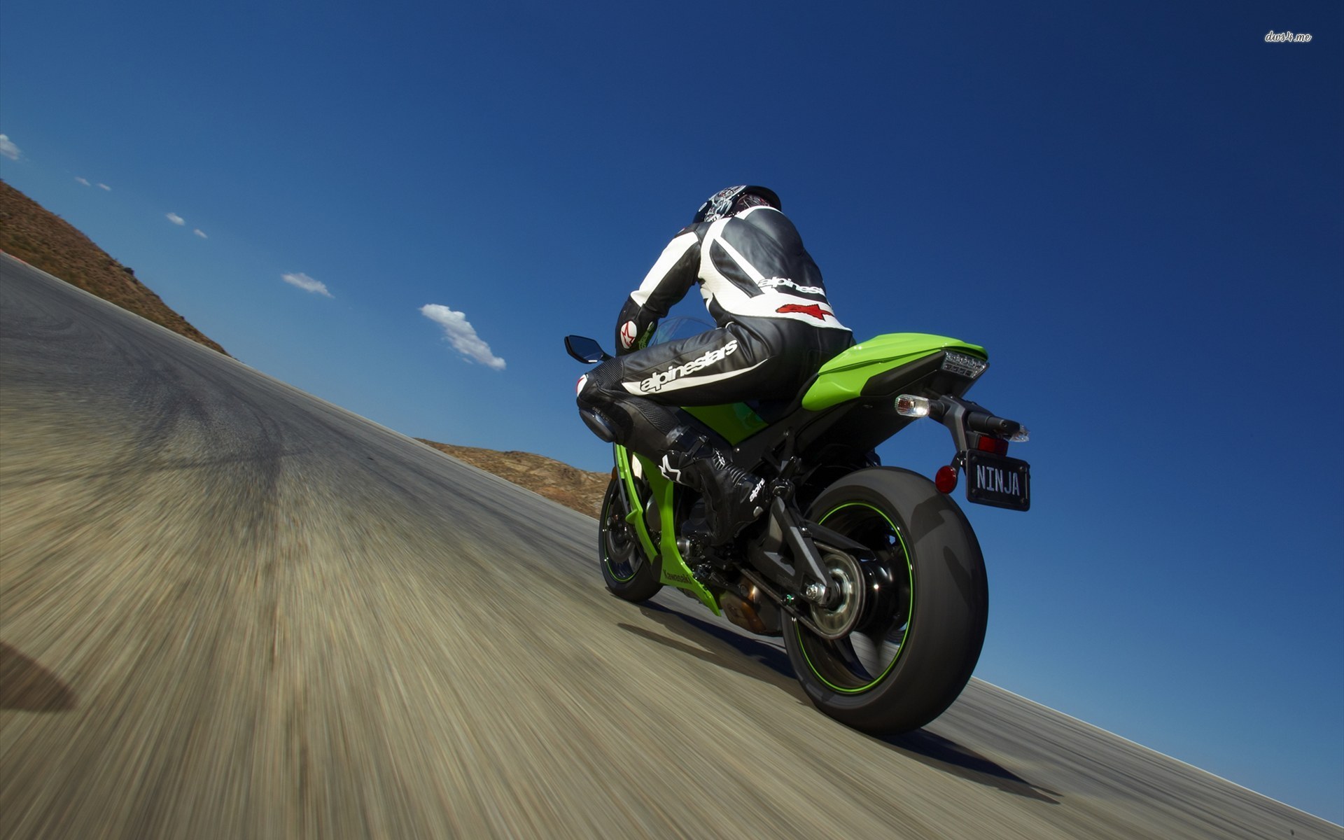 Kawasaki Ninja Zx 10r 2011 - HD Wallpaper 
