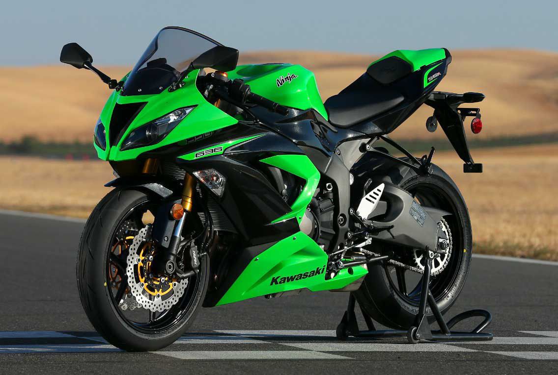 Kawasaki Ninja Zx 14r Bikes Wallpap - Zx636 Vs Ninja 650 - HD Wallpaper 