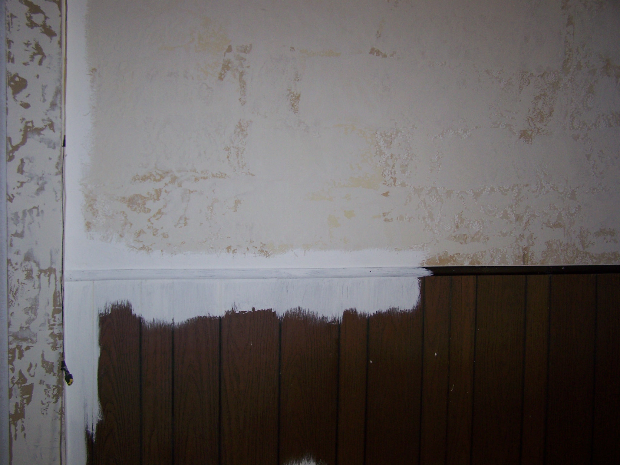 Priming Faux Wood Paneling - Painted Faux Paneling - HD Wallpaper 