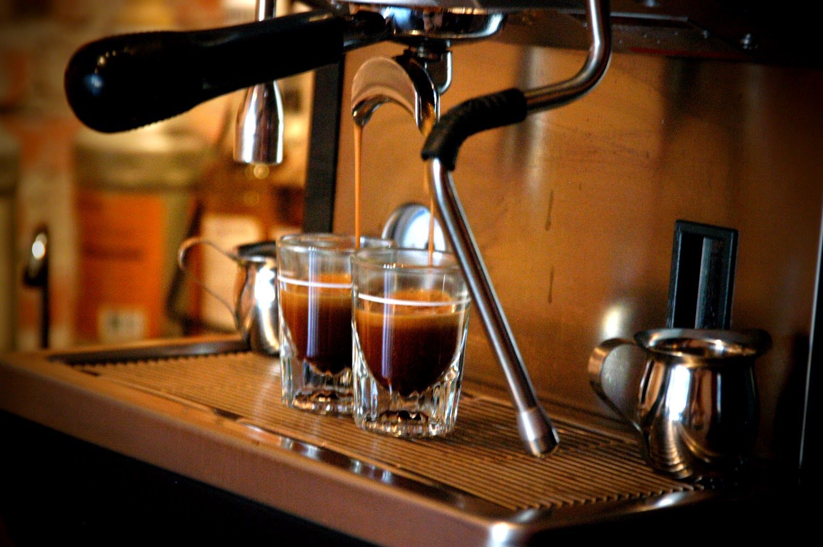 Making Coffee Espresso - HD Wallpaper 