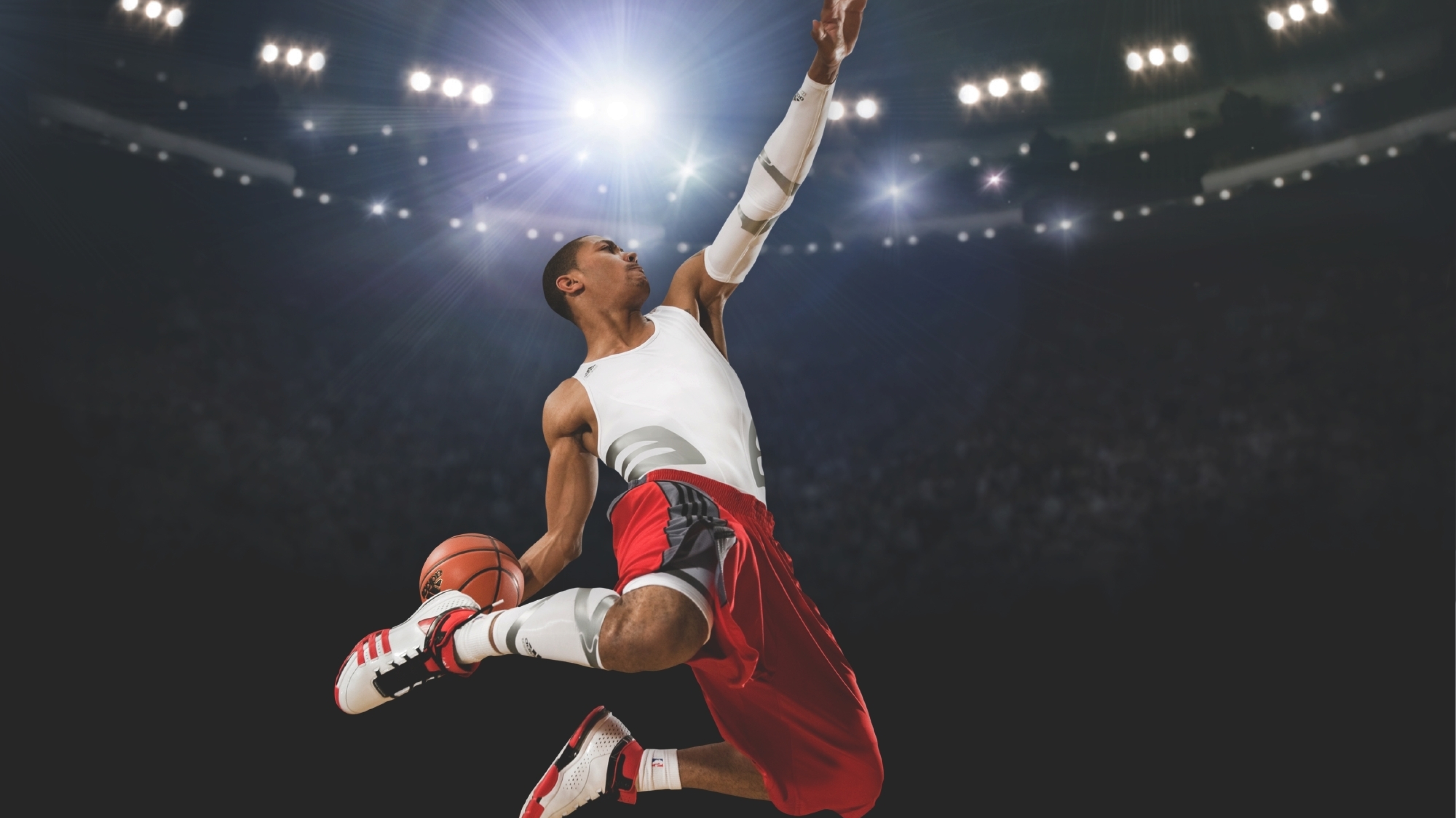 Basketball Players Slam Dunk - HD Wallpaper 