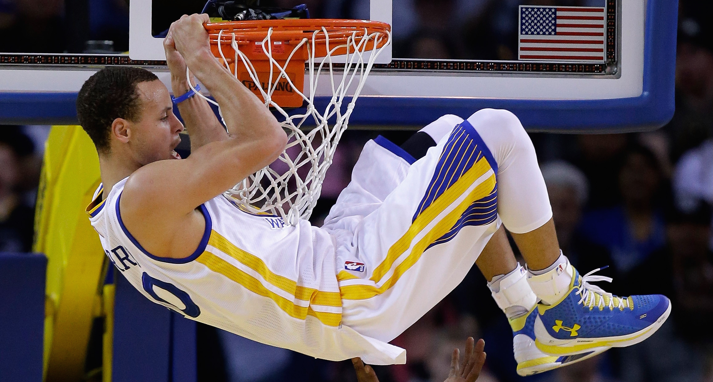 Stephen Curry Dunk - 2312x1239 Wallpaper - teahub.io