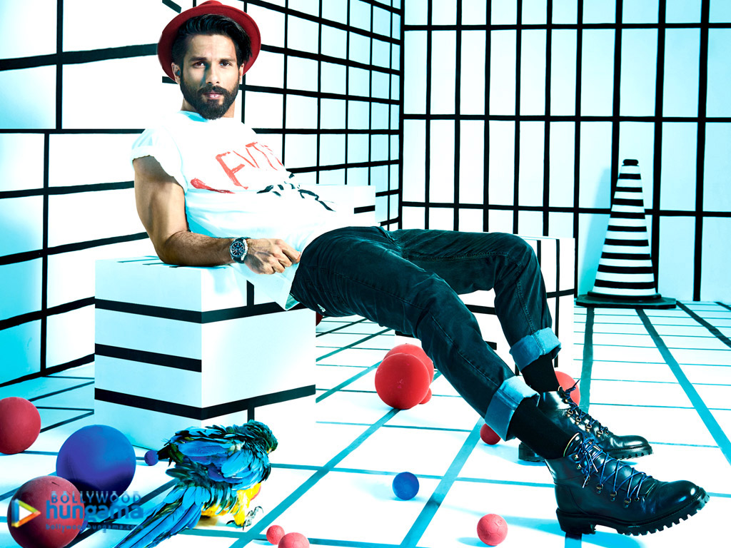 Shahid Kapoor - Shahid Kapoor Photoshoot 2018 - HD Wallpaper 