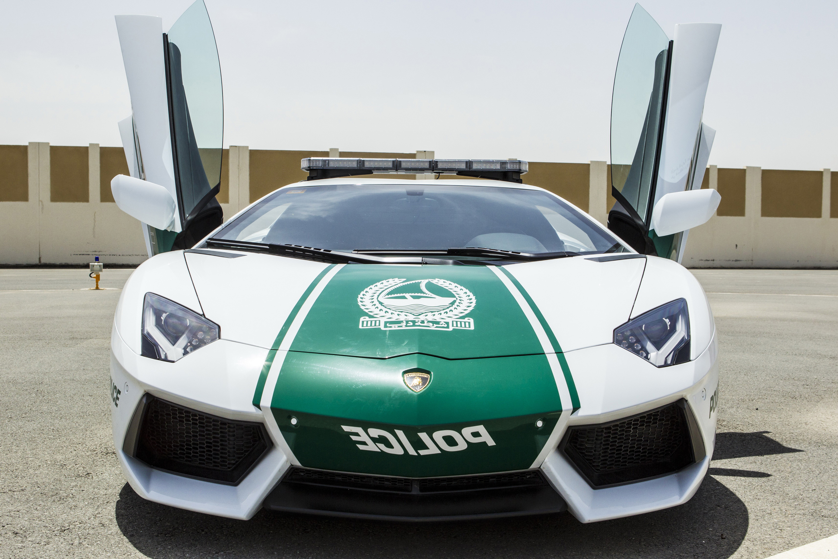Lamborghini Car In Dubai Price - HD Wallpaper 