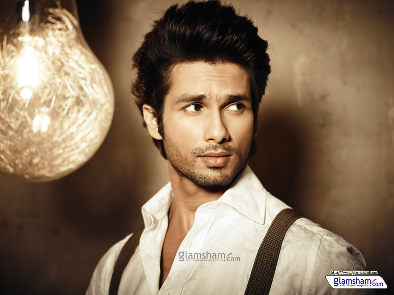 Cute Shahid Kapoor - HD Wallpaper 