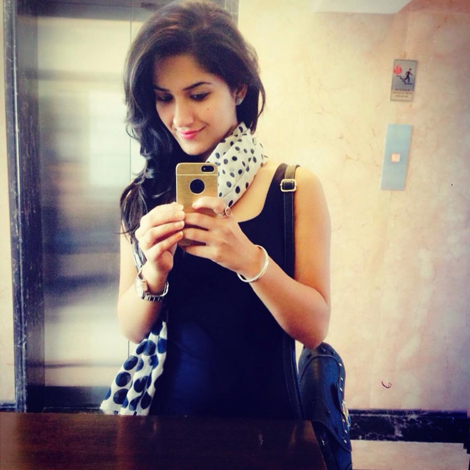 Punjabi Kudi Wallpapers - Cute Indian Girl Pics On Instagram - 931x931 Wallpaper Punjabi Kudi Wallpapers - Cute Indian Girl Pics On Instagram - 931x931 Wallpaper