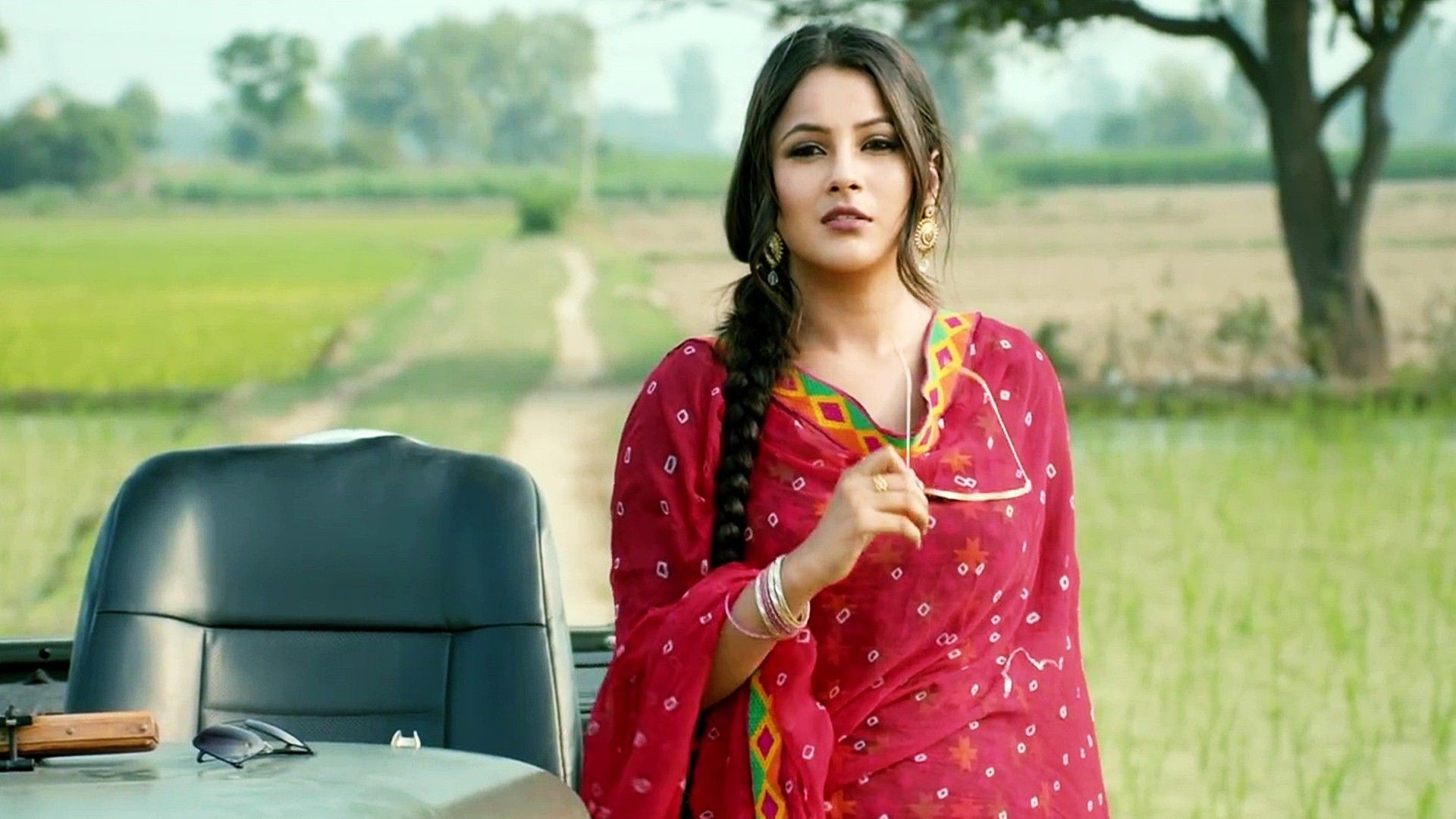 Punjabi Girl With Gun Hd Wallpaper Hd - Punjabi Models Wallpaper Hd - HD Wallpaper 