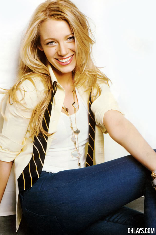 Serena Van Der Woodsen Smile - HD Wallpaper 
