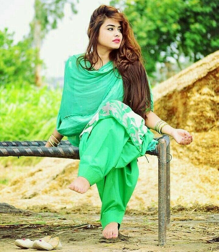Punjabi Kudi Wallpapers - Parrot Green Suit Punjabi Girl - 720x830 Wallpaper  