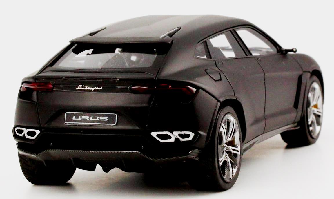 New Model Lamborghini Urus Hd Wallpaper - Lamborghini Family Car Black - HD Wallpaper 