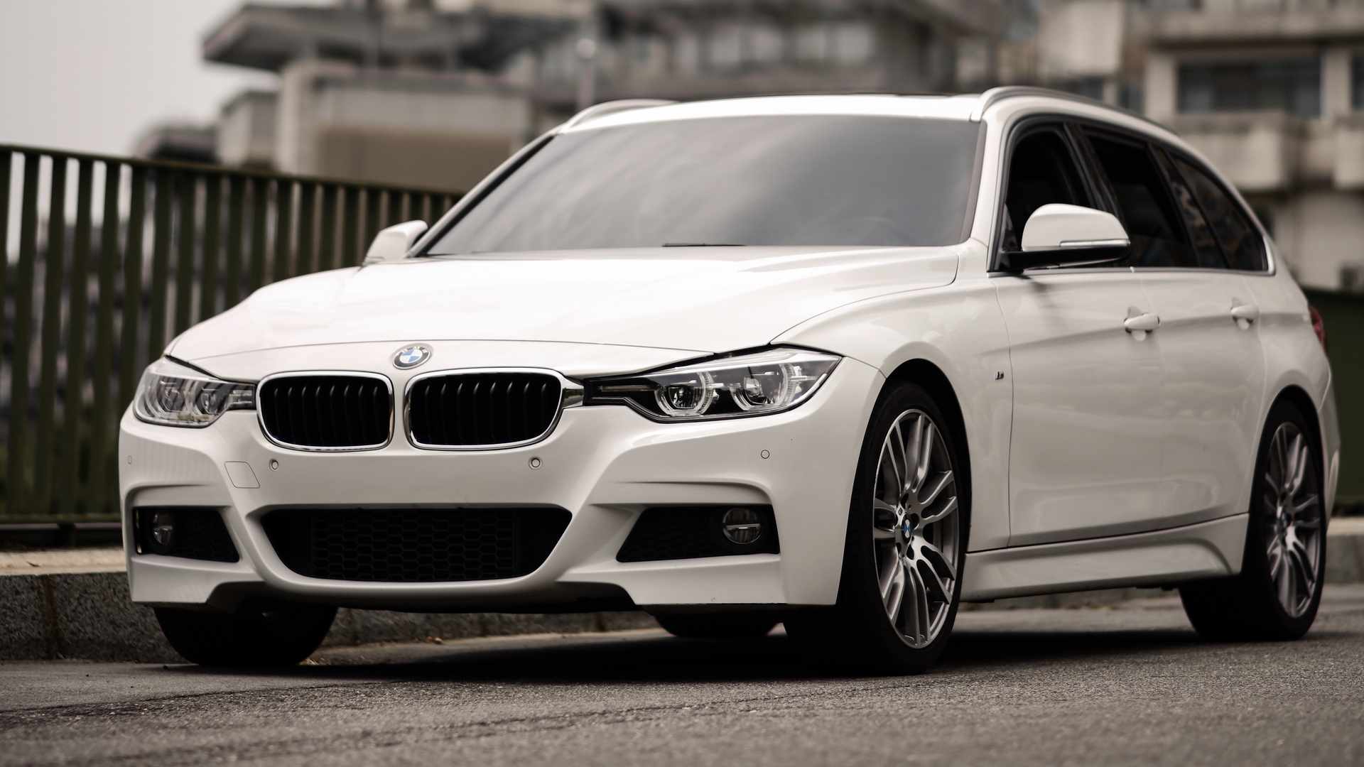 Wallpaper Bmw 320i, Bmw, Car, White, City - Bmw 320i Wallpaper Iphone - HD Wallpaper 
