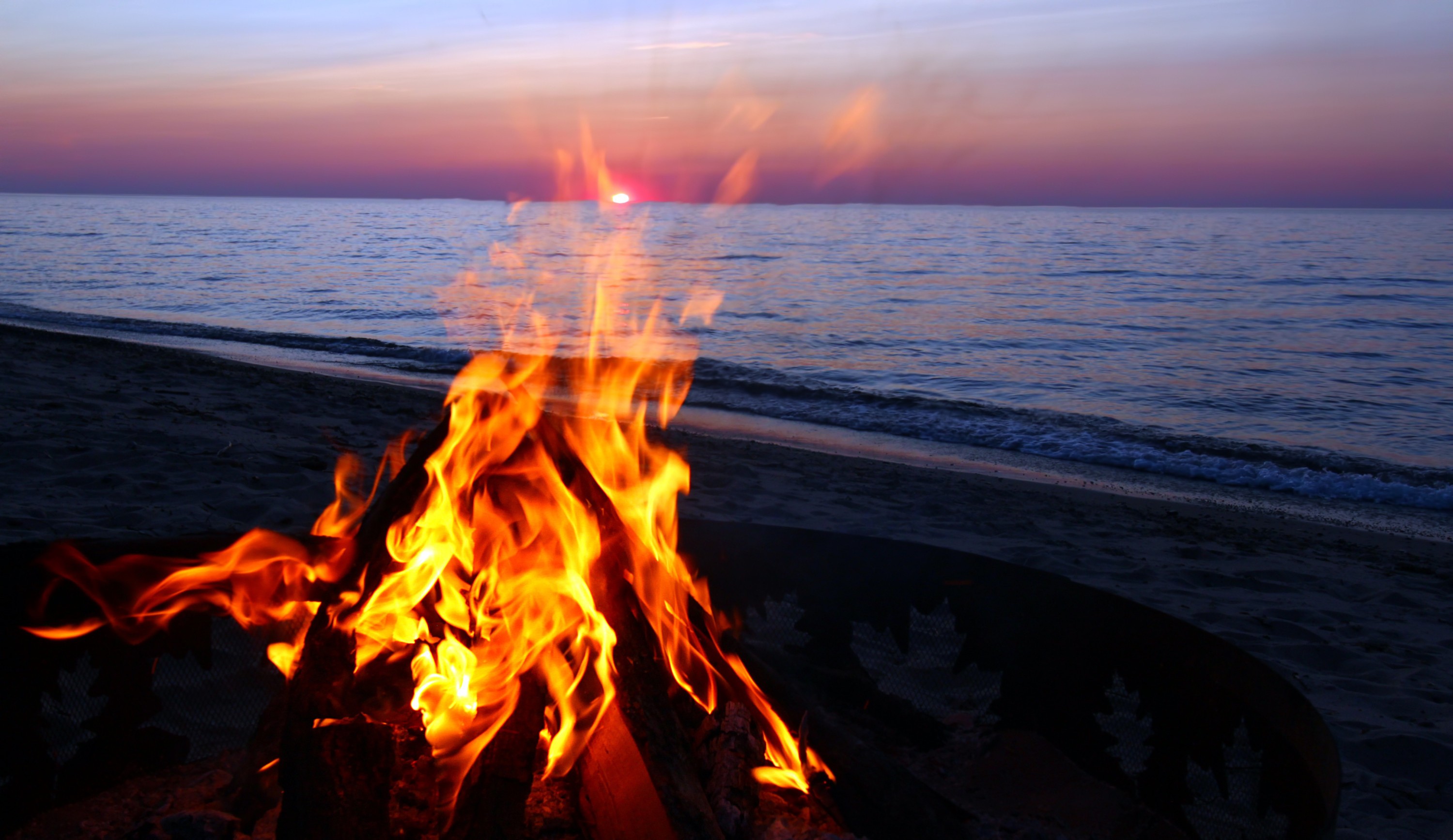 Beach Campfire - HD Wallpaper 