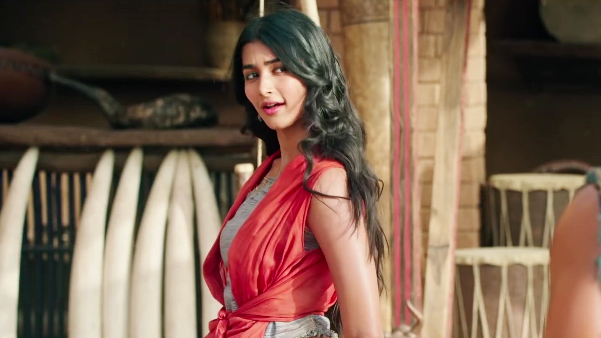 Pooja Hegde Film Heroine Mohenjo Daro Wallpaper - Pooja Hegde In Sarsariya - HD Wallpaper 