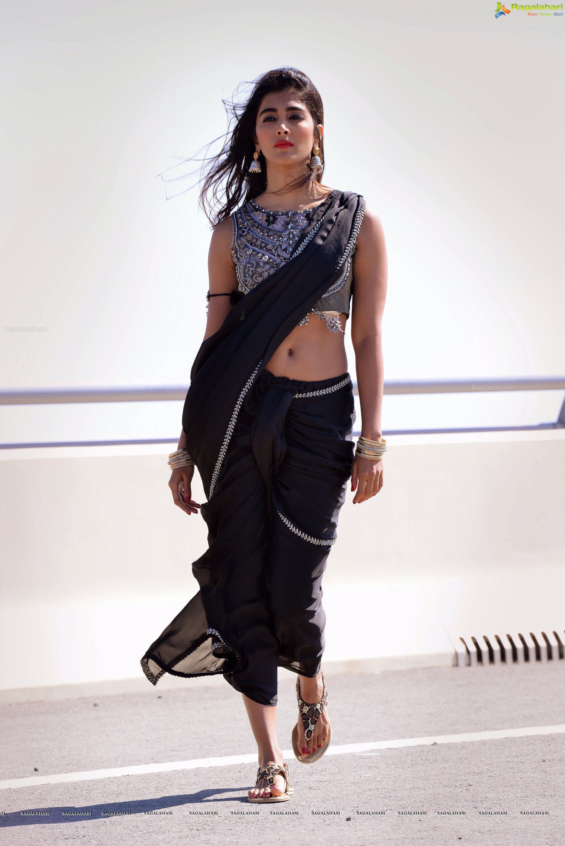 Duvvada Jagannadham Pooja Hegde - HD Wallpaper 