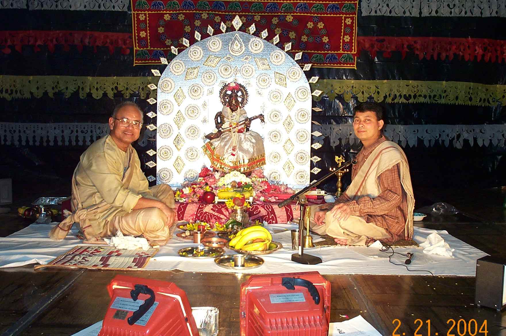 Saraswati Puja 2012 Wallpaper - Saraswati Puja In Bali - HD Wallpaper 