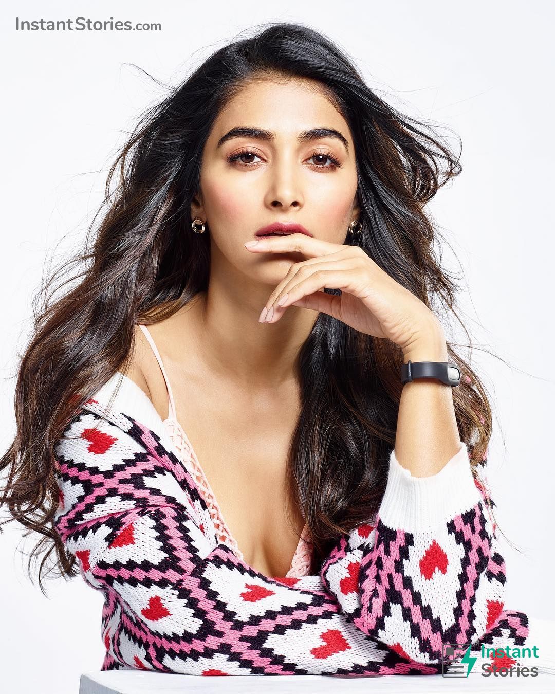 Pooja Hegde Latest Hot Hd Photos/wallpapers (4769) - Pooja Hegde In Maharshi - HD Wallpaper 