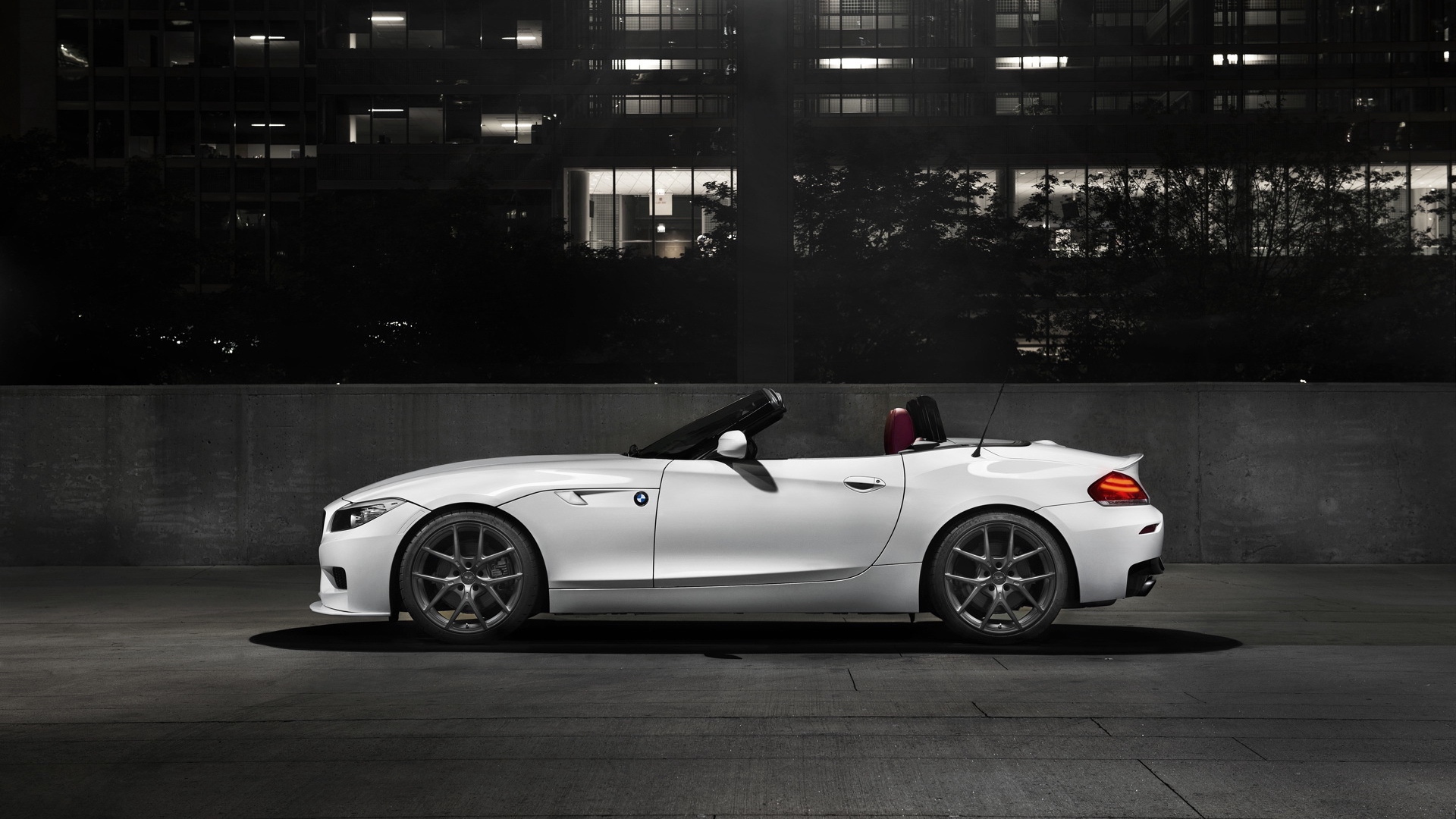 Roadster Bmw Z4 Car Night Photo - Bmw Z4 Wallpaper Iphone - HD Wallpaper 